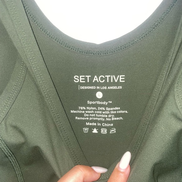 Set - Picture 3 of 6